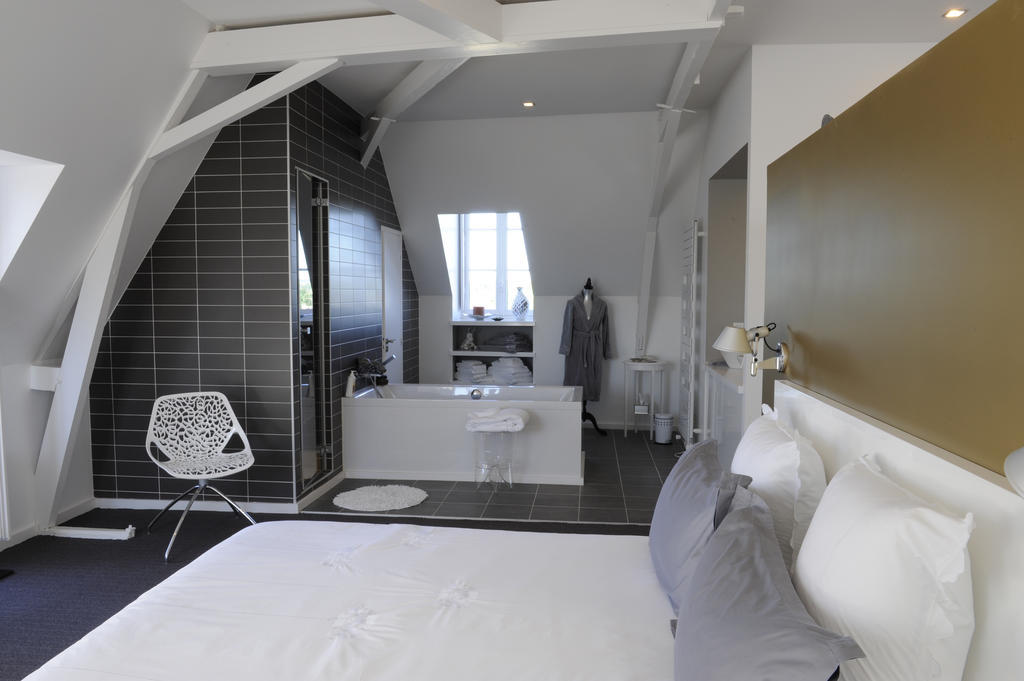 Chambres D'Hotes Les Tilleuls Cognac Ruang foto