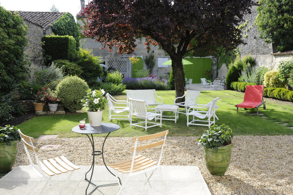 Chambres D'Hotes Les Tilleuls Cognac Bagian luar foto