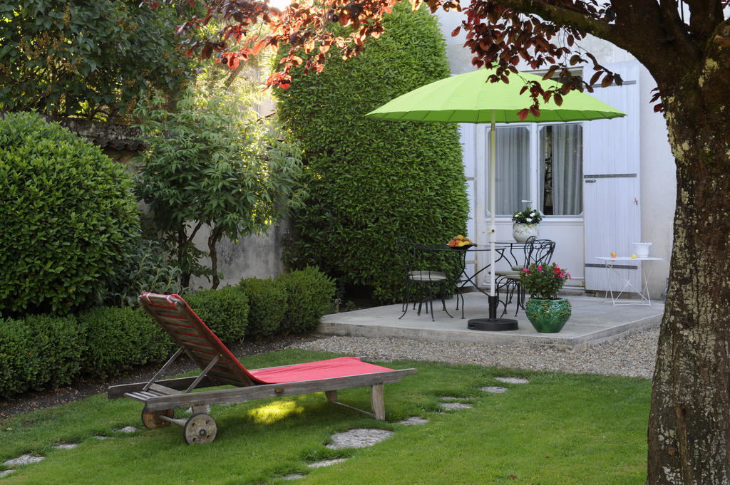 Chambres D'Hotes Les Tilleuls Cognac Bagian luar foto
